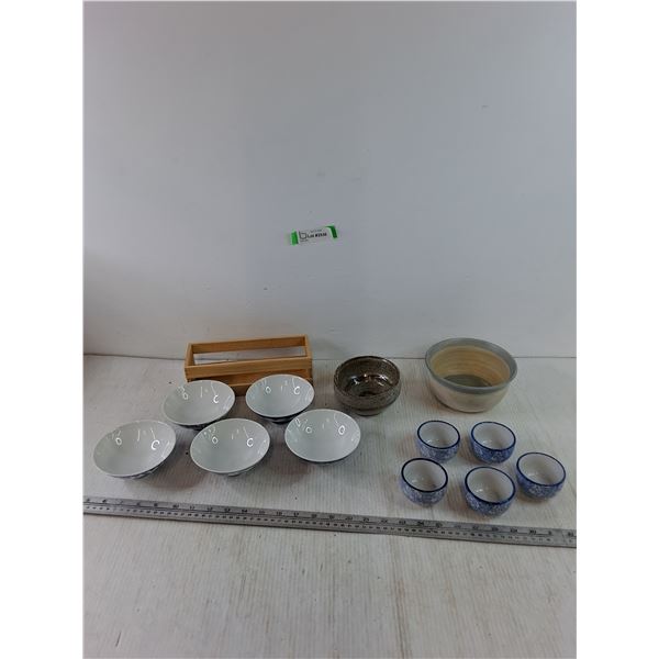 Ceramic Dishes (5) Small Cups, (5) Small Bowls, (2) Medium, Bowls, (1) Small Wooden Retainer