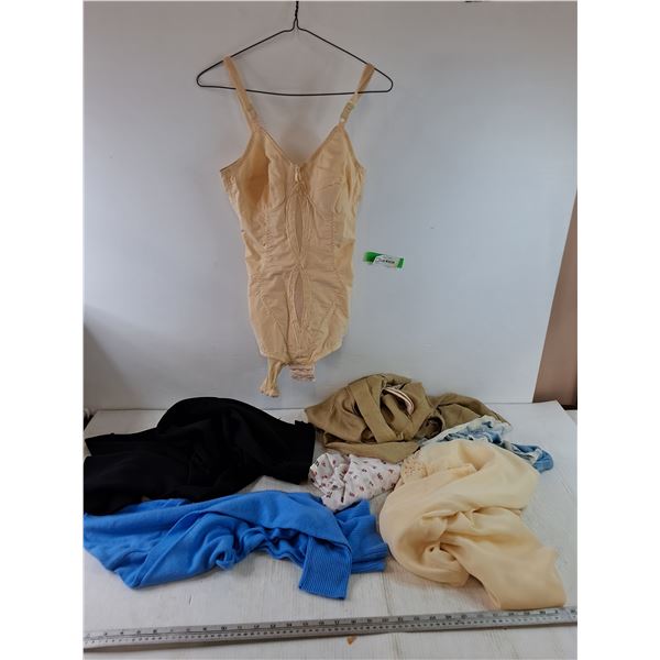 Assorted Clothes, Women's Nightwear and Sweater, Sizes Vary, XL, B 36 80, 6, 18