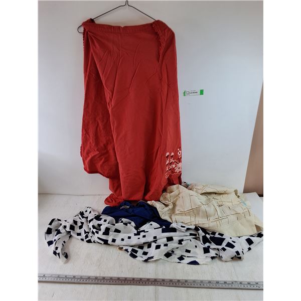 Assorted Clothes, Women's Skirts, Tops Assorted Sizes, XL, 15/16, 38, 10,