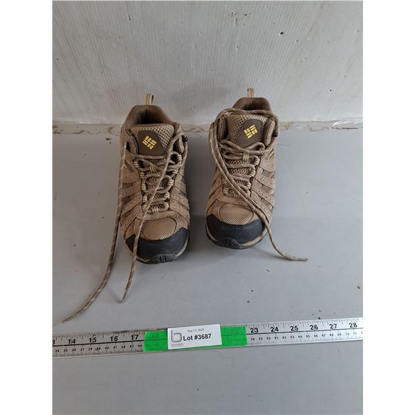 Women's Columbia Hiking Boots-9