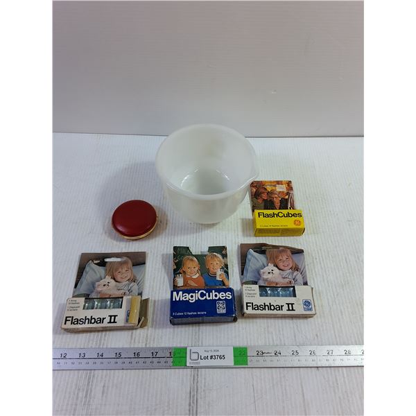 (4) Flashers and Flash Cubes, Compact Watch, Glasbake Bowl