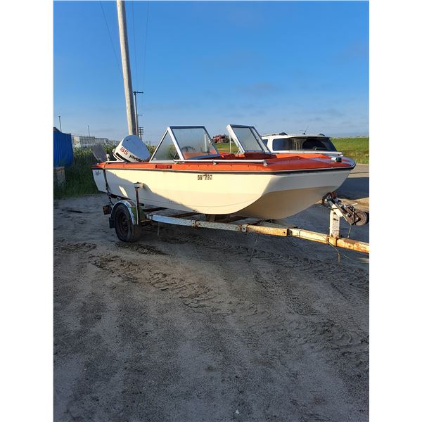 Vanguard Swinger 15' Boat - Located offsite between Saskatoon and Martensville