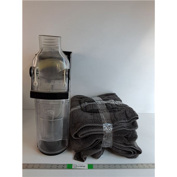 Dry Goods Dispenser, Towels