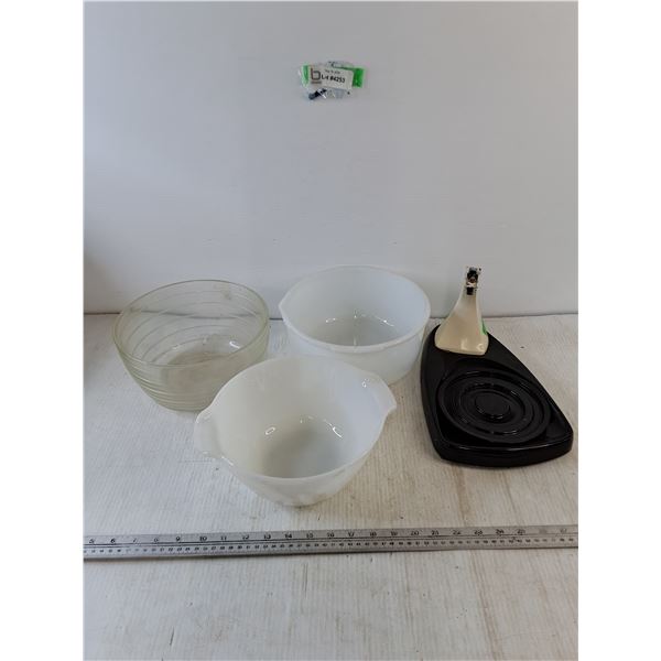 (3) Mixing Bowls, Pyrex, Glassbake, Stand Mixer Stand, Mixer Powers On, Attachments