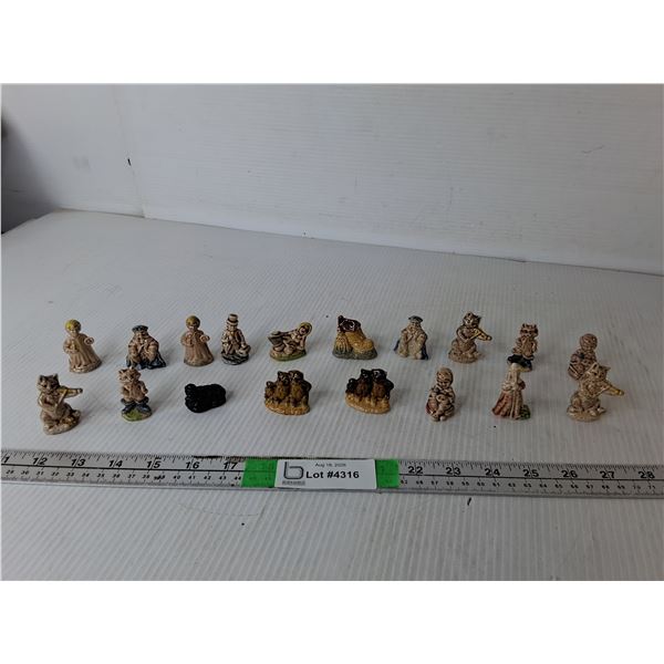 (18) Wade Red Rose Tea Figurines