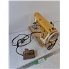 Image 5 : Singer  Sewing Machine Powers On