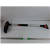 Image 1 : Extendable Snow Brush & Ice Scraper