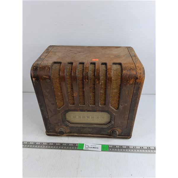 Antique Arcadia Radio - As Is