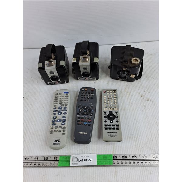 Assorted Remotes, Vintage Kodak Brownie Hawkeye & Six 20 Bulls Eye Cameras - As Is