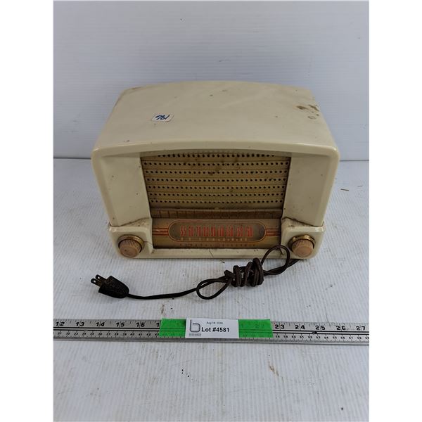 Vintage General Electric Radio - As Is