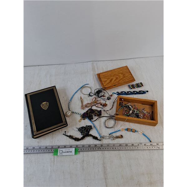 Harvard Classics Dante's Inferno, Assorted Bracelets in Small Wooden Container
