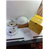 Image 1 : (2) Ceiling Lights - Appears New - LFI & Canarmna
