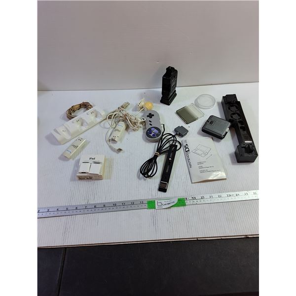 IPad Camera Connection Kit, Nintendo Instruction Booklet, Astral CB-21, Misc