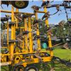 Image 3 : 36ft Ezee-On Cultivator, 3 bar Harrows, 8" Spacing - Located offsite by Hepburn, SK