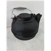 Image 2 : Black Cast Iron Stovetop Humidifier with Wire Coil Handle