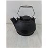 Image 5 : Black Cast Iron Stovetop Humidifier with Wire Coil Handle
