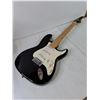 Image 2 : (1) Silvertone Stratocaster-style Electric Guitar