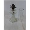 Image 6 : Vintage Clear Glass Oil Lamp
