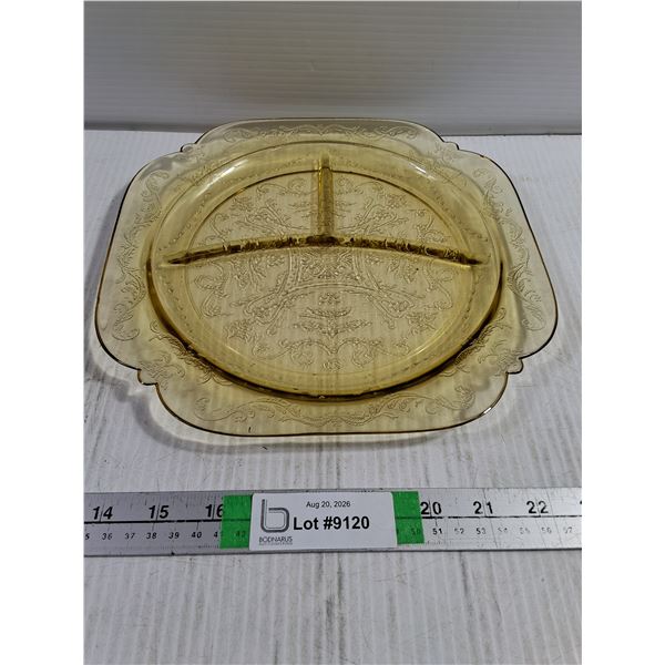 (1) Federal Glass Madrid Amber Yellow Divided Plate