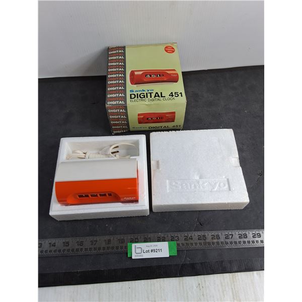 NOS Sankyo Tangerine Digital 451 Electric Clock