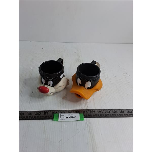 (2) Looney Tunes Plastic 3D Mugs - Sylvester & Daffy