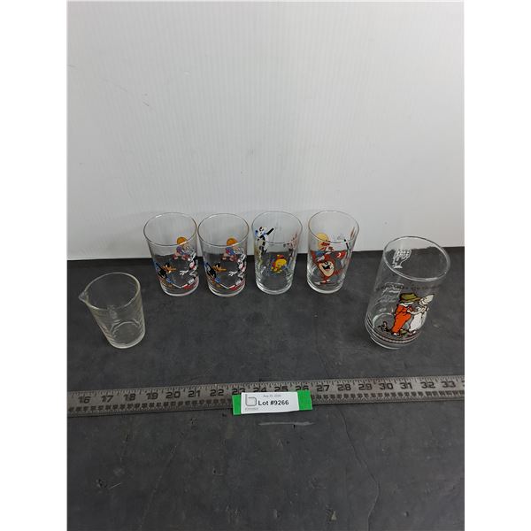 Drinking Glasses featuring Looney Tunes Sports & Hollie Hobby