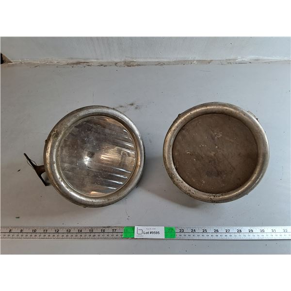 (2) Vintage Automotive Headlights 9"