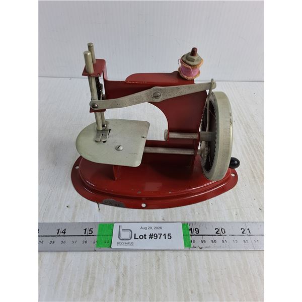 Vintage Gateway Junior Model Np-1 Child's Sewing Machine
