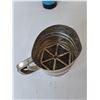 Image 3 : Rubber Coasters, Flour Sifter, Truvac Thermos