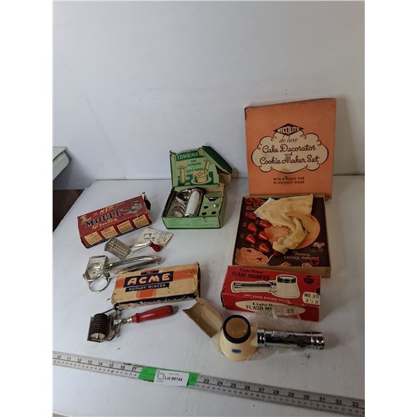 Vintage Cake Decorator Sets, Rotary Mincer, Flash Magnifier, Misc.