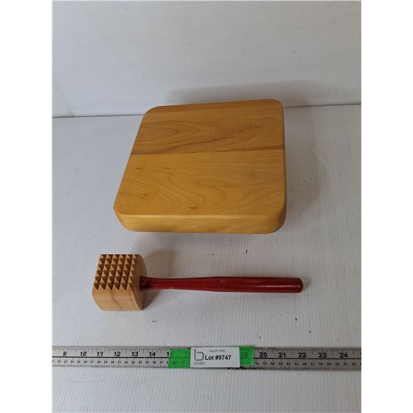 Wooden Meat Mallet & Cutting Board