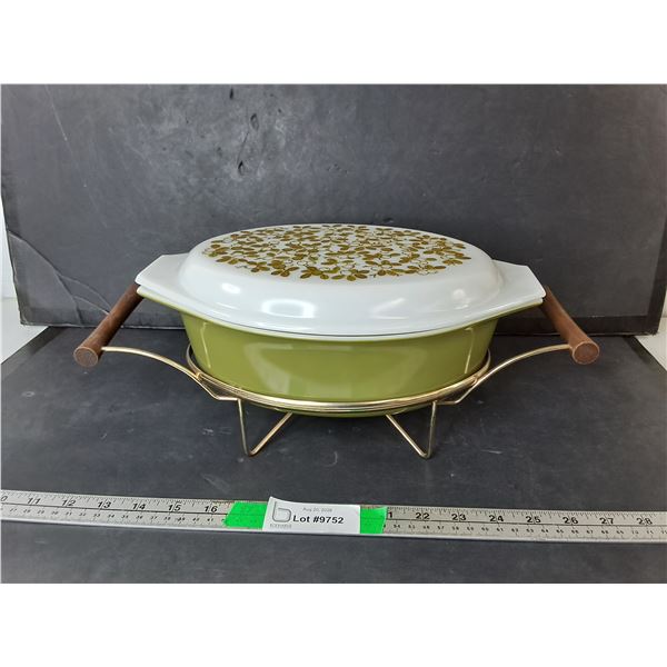 Pyrex Casserole Dish & Warming Rack