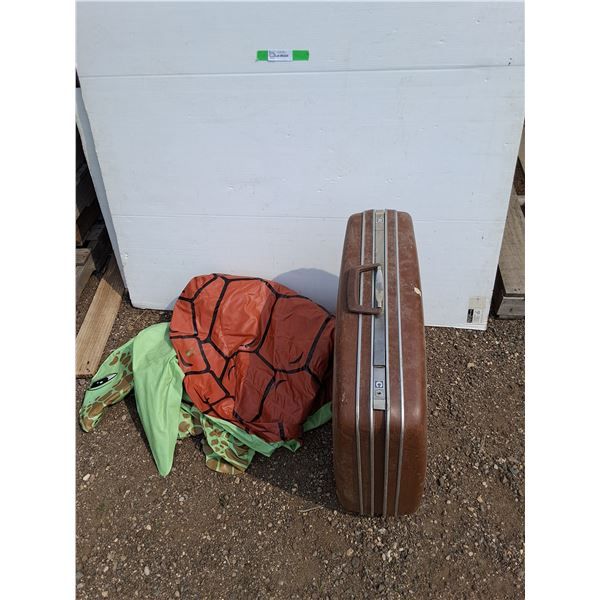 ***Samsonite Suitcase 24" x 19" x 8" & Turtle Tube- As Is- Can't Ship