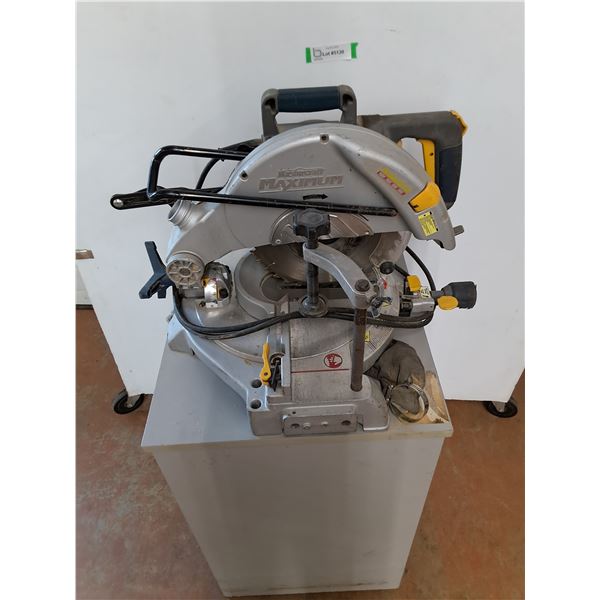 * Mastercraft Maximum Hawkeye Laser Circular Saw - 10" Blade - Tested & Working - Cannot Ship