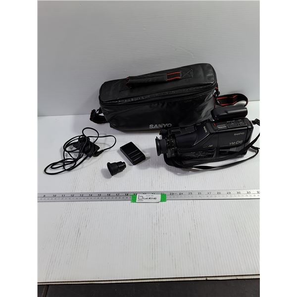 Sanyo VM-D6 Vision 8 Camera w/ Cords & Case - Untested