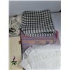 Image 4 : Photo Album, Bathroom Floor Mat, Throw Blankets, Mini Vase, Misc