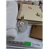 Image 7 : Photo Album, Bathroom Floor Mat, Throw Blankets, Mini Vase, Misc