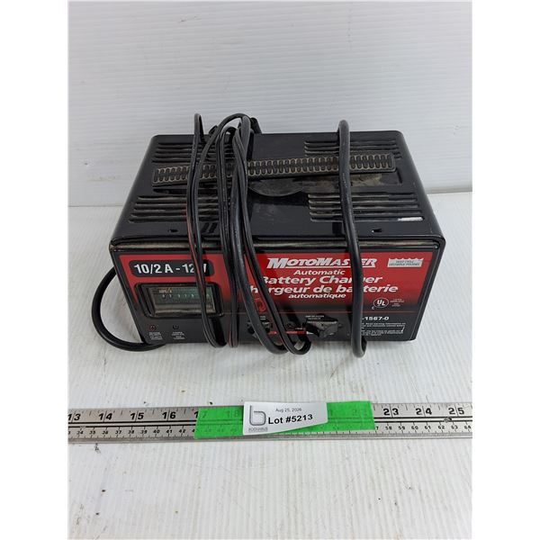 Motomaster Automatic Battery Charger - As Is