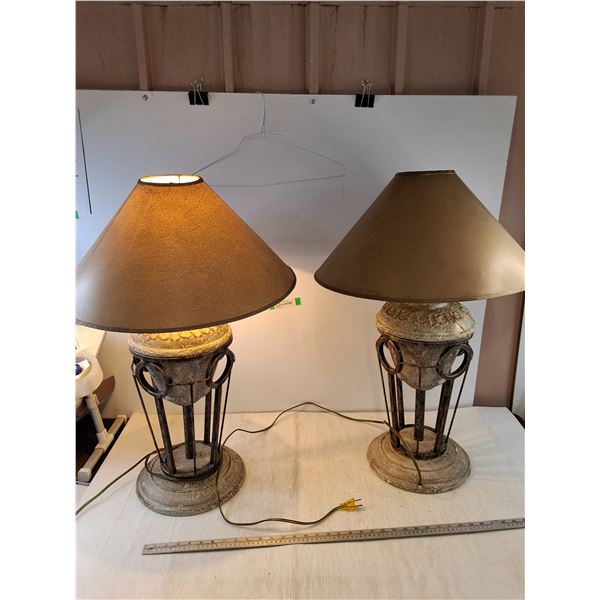 *(2) Lamps, Both Tested, One Works No Shipping