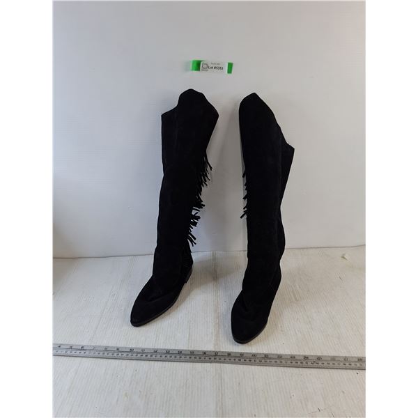 Size 6-7 Black Fringe Boots