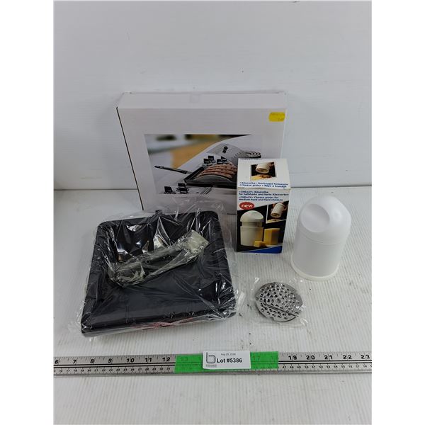 Bacon Cooker & Cheasy Cheese Grater