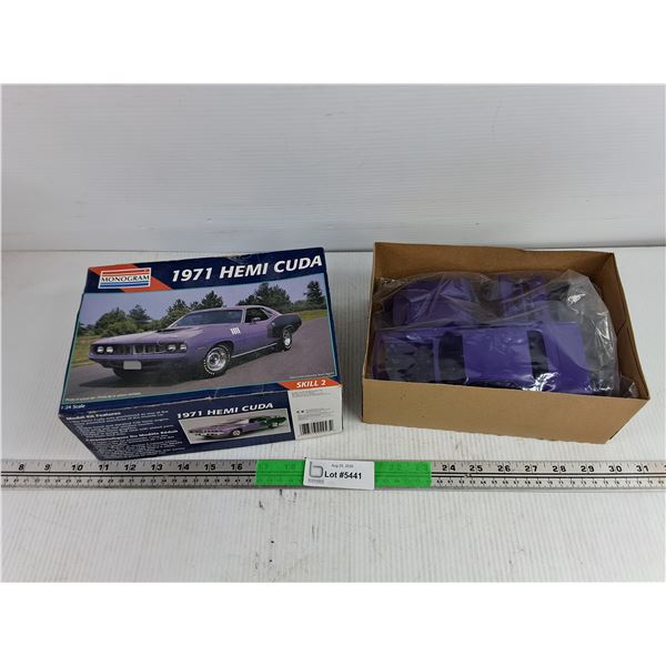 Monogram 1971 Hemi Cuda Model Kit