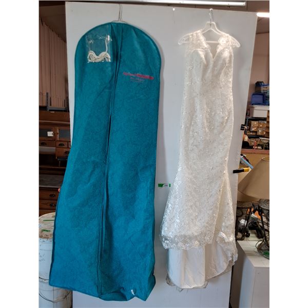 * Wedding Dress - About Size 4/6, MyLynh Bridal & Sew Bag