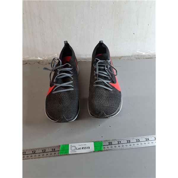 Men's Nike Zoom Fly Runners- 11.5