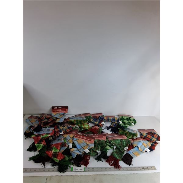 (27) Fleece Pet Scarfs