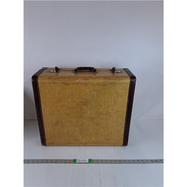Suitcase 21"x9"x18"- Cannot Ship