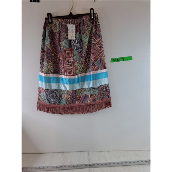 Youth Skirt, Waist 23"-28", Hip 34", Length 22"
