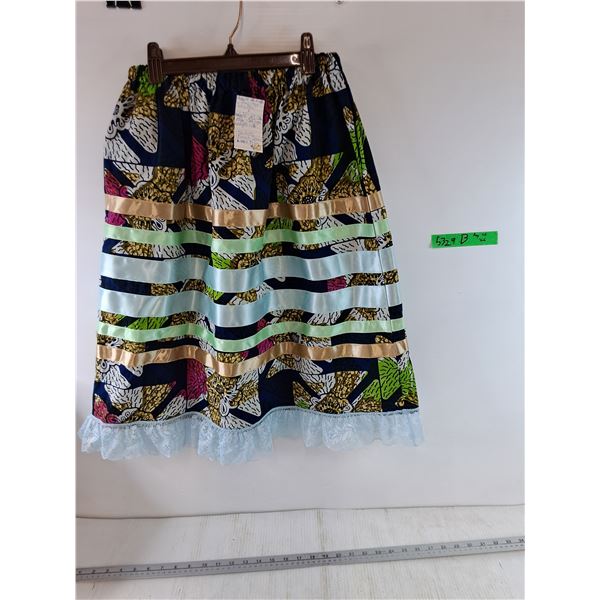 Adult Skirt, Waist 25-36", Hip 52", Length 26"