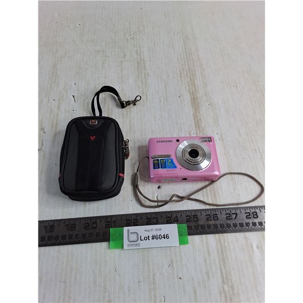 Samsung S1070 Digital Camera w/Carry Case