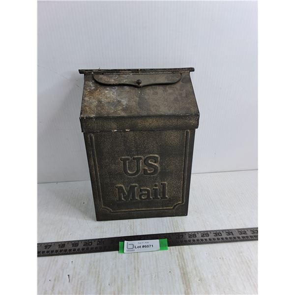 Metal "US Mail" Mailbox